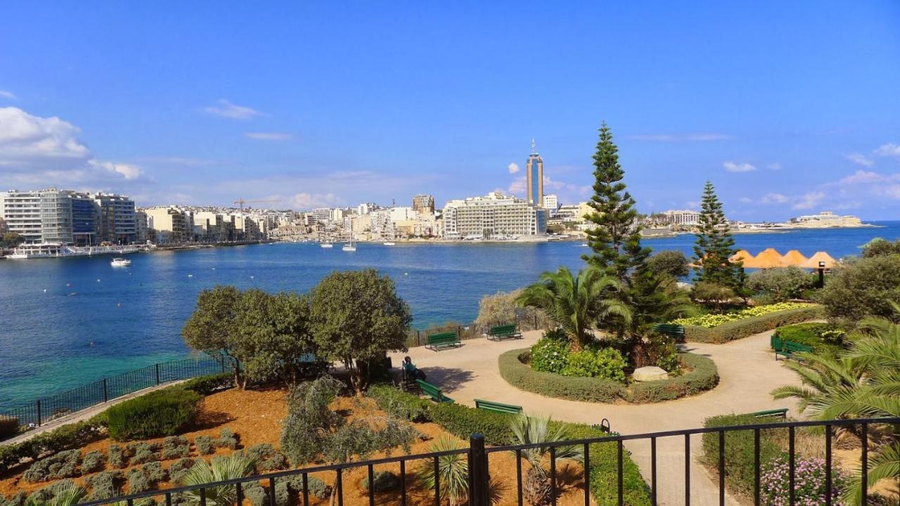 Prime Location Apartment With Side Seaviews Sliema Exterior foto